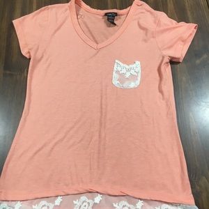 V-neck t-shirt